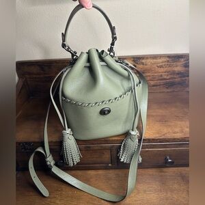 Coach $445 MSRP Lora Khaki Leather Bucket Bag
